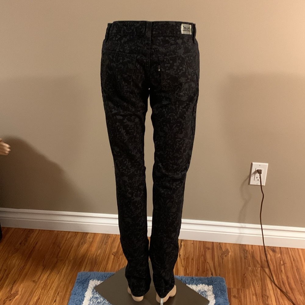 524 Too Superlow Jeans Black with Gray Print Women's Waist Size 28 inches